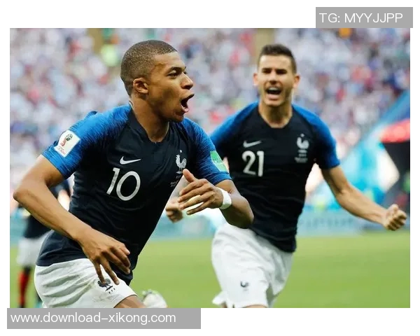 姆巴佩年仅17岁身价仅300万却轻松突破孔德巴黎三叉戟总身价却不及亚马尔一半