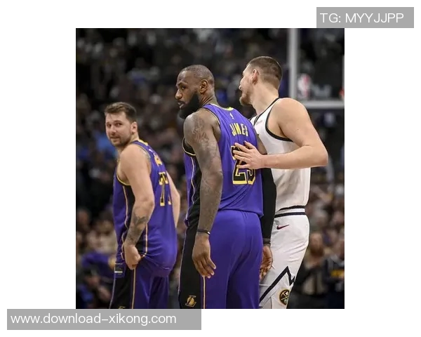 现役球员中六人三双超六十仅约基奇效力于非加州球队