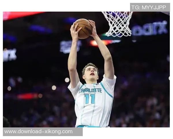 卡尔克布伦纳在对抗独行侠内线时表现出色应该给予他更多的上场时间